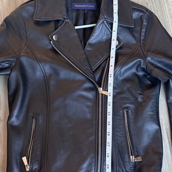 Leather jacket - Picture 8 of 8